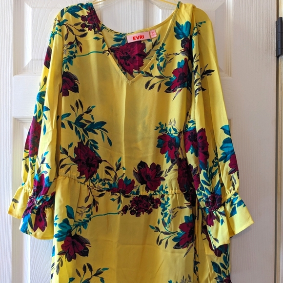 Everi Floral Top Size 1X - Picture 2 of 7